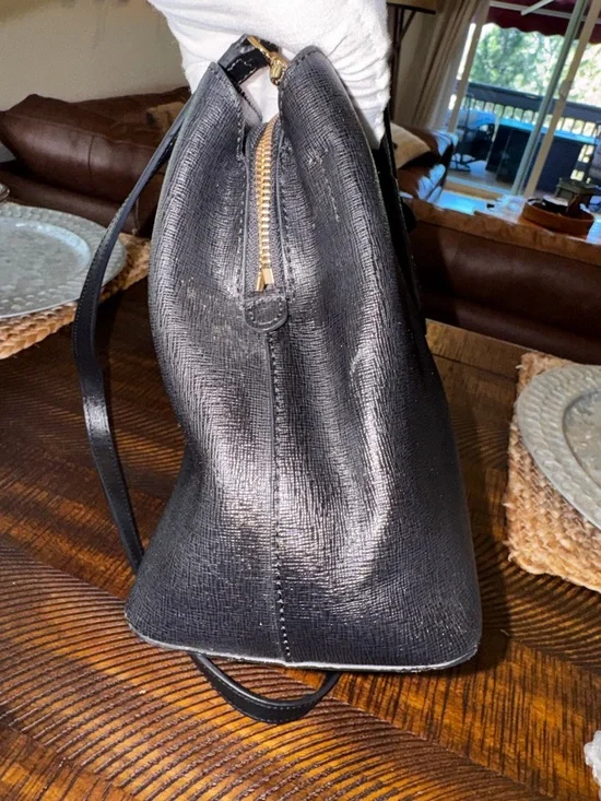 Furla Tessa Satchel handbag, a structured leather tote featuring gold hardware - Picture 8 of 16